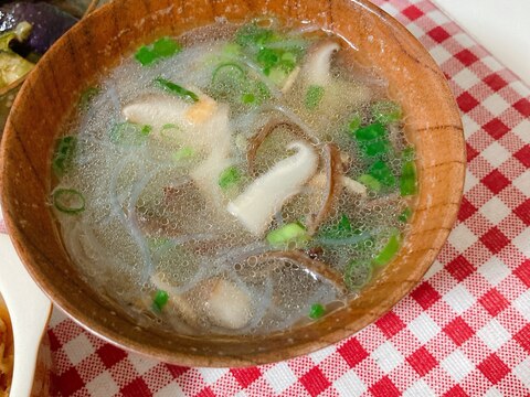 椎茸と木耳の中華はるさめスープ